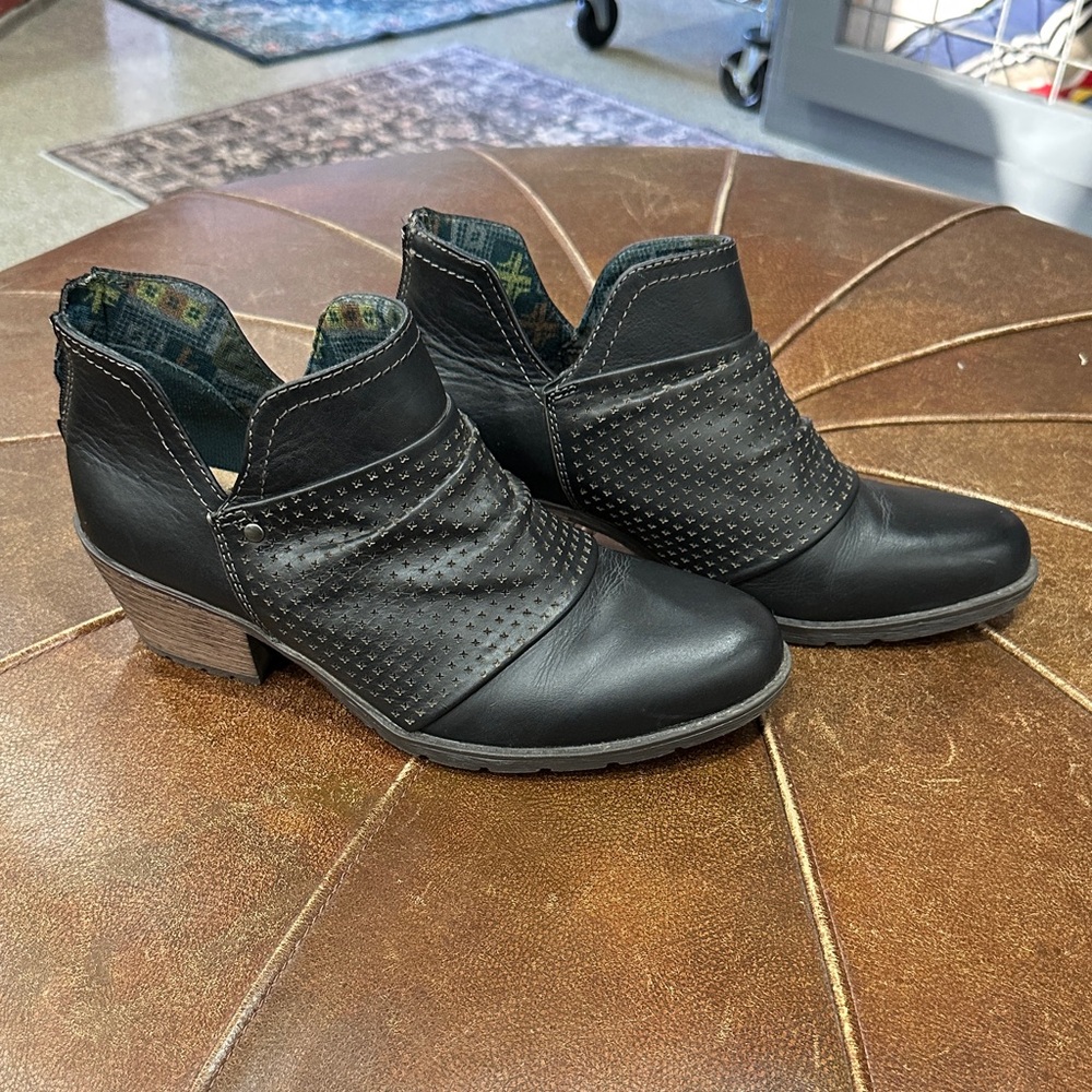 Earth Origins Ankle Boot Navy Blue